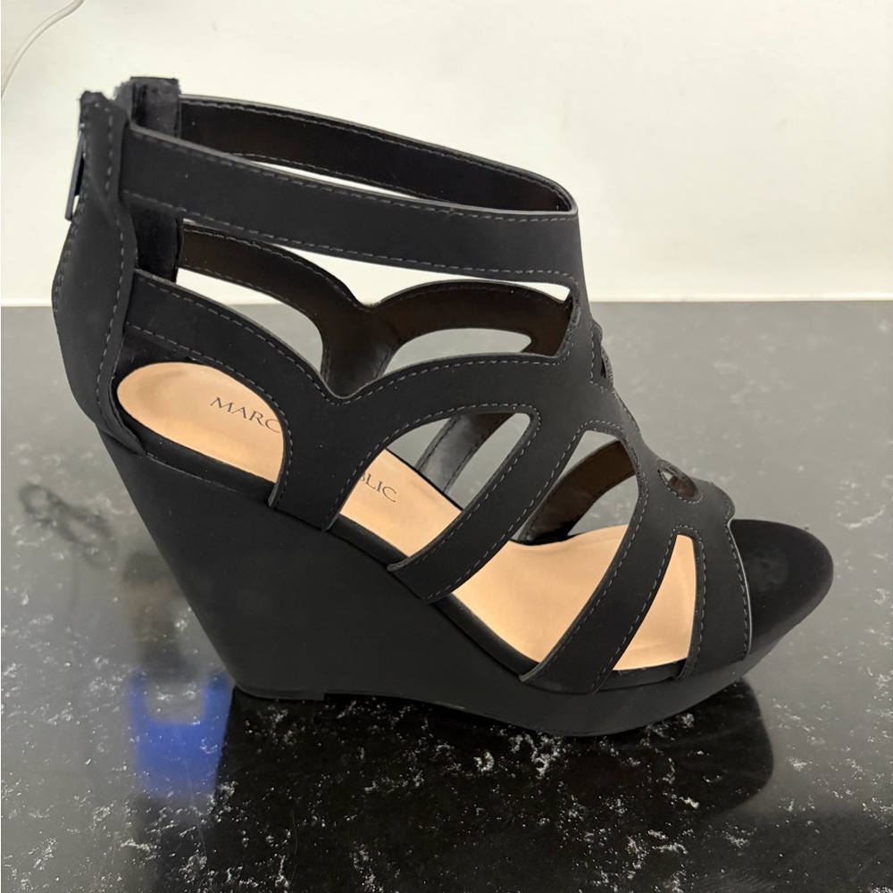 BRAND NEW Marc Fisher Black Strappy Wedge Sandals